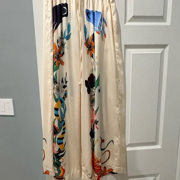 Luxxel Satin Printed Two-Piece Set | Worn 1x - Picture 5 of 6